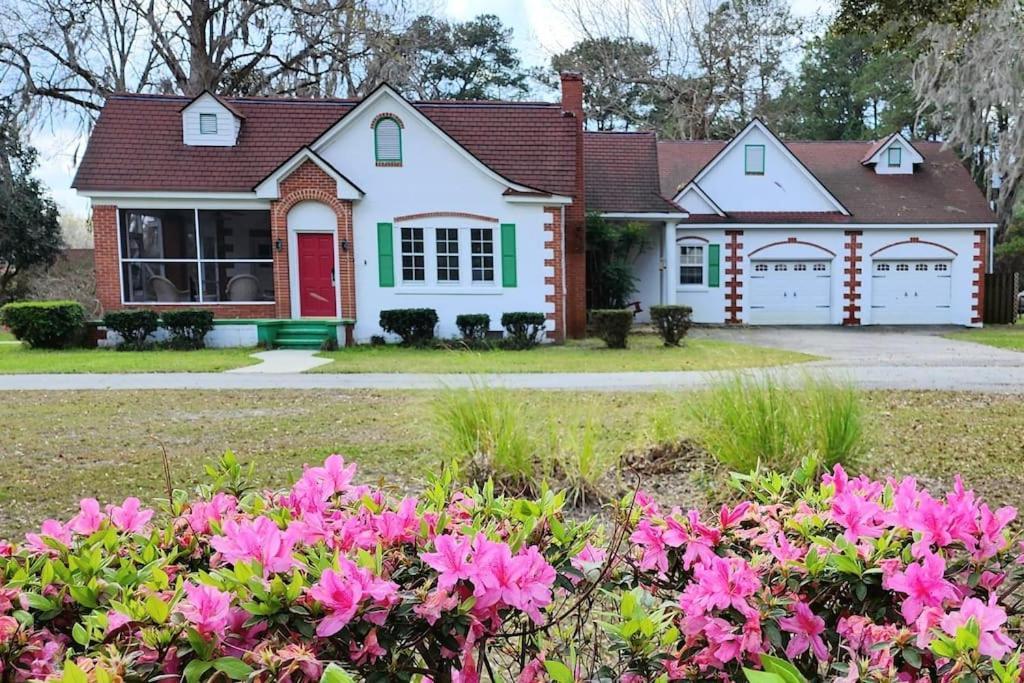 A Retro Rejuvenation Midway Exterior foto